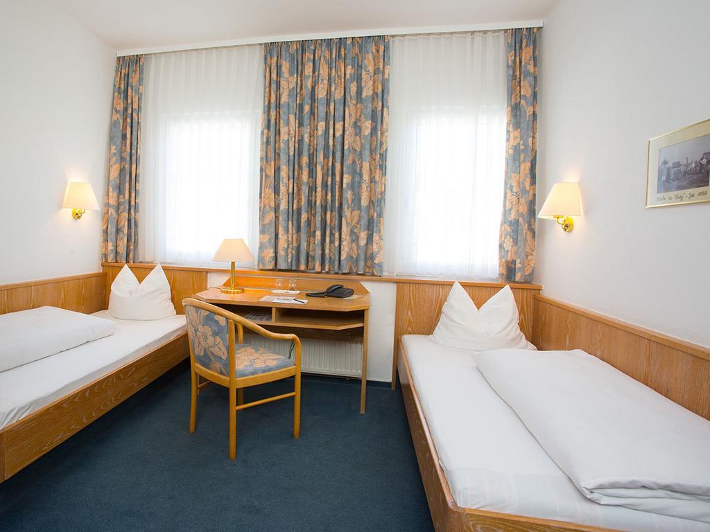 Hotel Kreuz Gaestehaus Und Lauchertbar Mit Terrasse Gammertingen ห้อง รูปภาพ